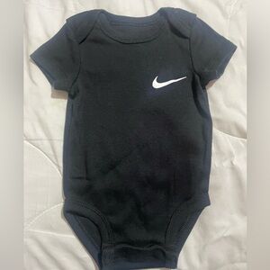NIKE INFANT ONESIE